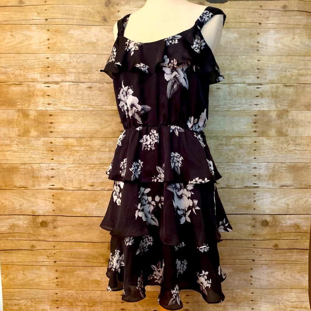 WHBM black and white floral ruffle dress